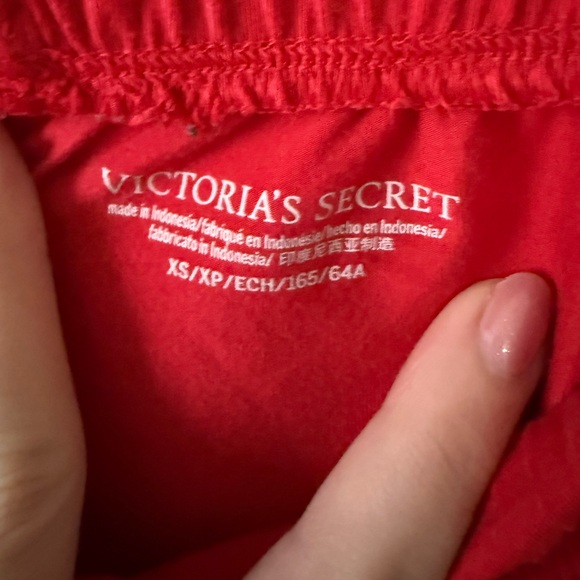 VICTORIA'S SECRET SoSoft™ Modal Red Pajama Shorts w White Piping Size XS - Picture 4 of 5